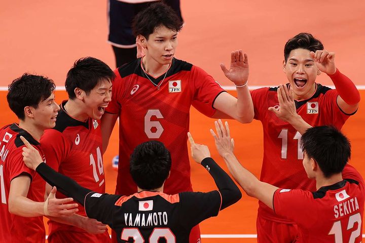 パリ五輪決勝トーナメント進出を狙うバレー男子代表（C）Getty Images