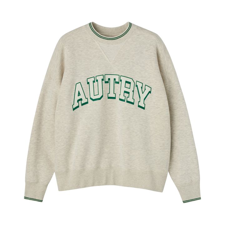 スウェット￥38,500／AUTRY（トヨダトレーディング プレスルーム）