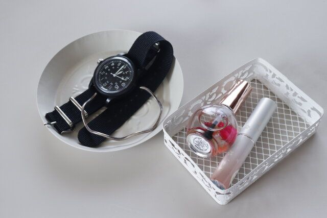 セリア ブリキトレー シャビ― フィール ワイヤートレイ レース柄 S 使用例