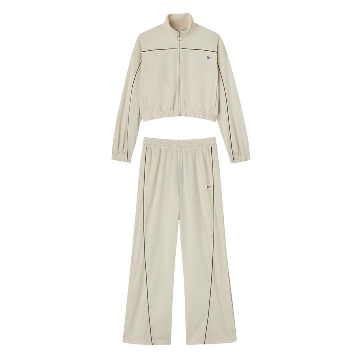 ジャケット￥9,460 パンツ ￥9,790／ともにREEBOK（リーボック）