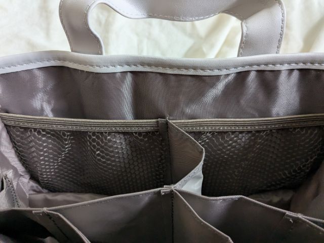 メッシュポケット