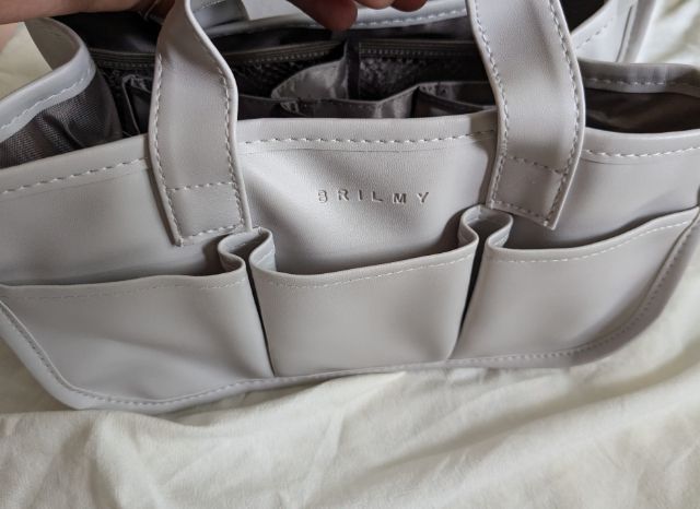 フロントポケット