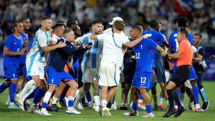 パリ五輪で乱闘…36歳オタメンディはフランス選手に怒り心頭 「俺を激怒させたのは…」