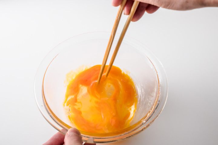 溶き卵をつくる