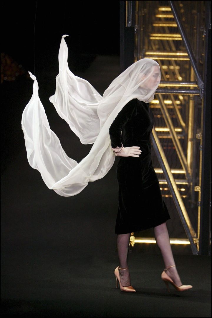 ファーストルックの着想源となったジャンポール・ゴルチエ 04-05 年 AWプレタポルテコレクションより。Photo_ Getty Images