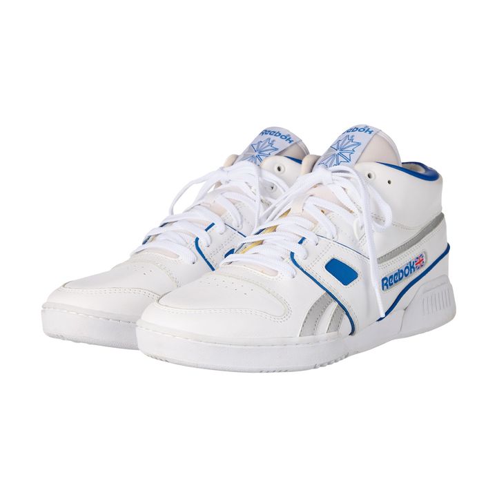 スニーカー ￥18,700／REEBOK（リーボック）