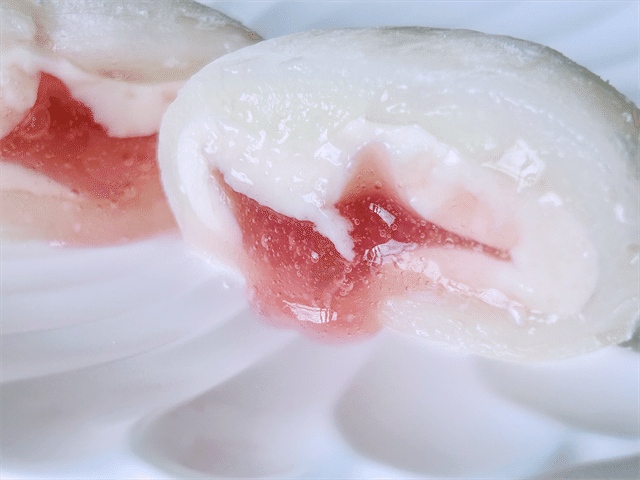 ぎゅっと桃大福 断面