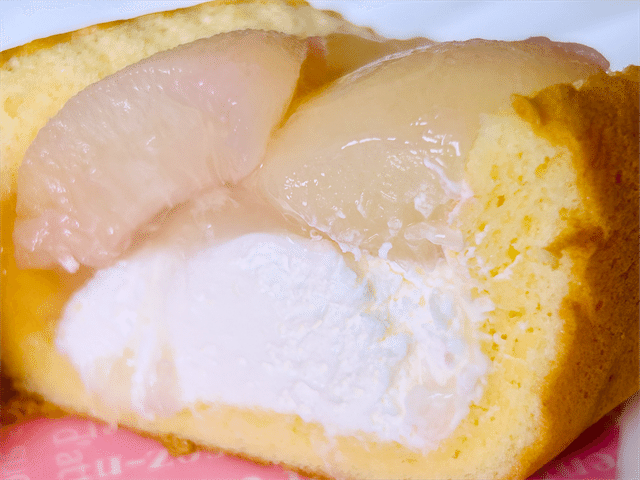 ごろごろとした桃のオムレット 断面