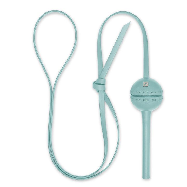 「フェンディ × チュッパチャプス ロリポップホルダー」ネックレス￥100,100／FENDI (フェンディ ジャパン 0120-001-829) Photo_ Courtesy of FENDI