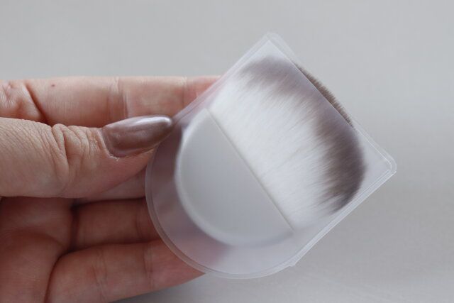 セリア AC プチ フェイスブラシ P ケース付き