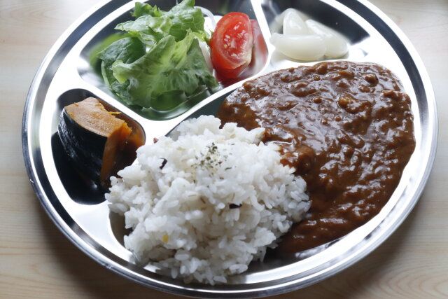 ダイソー ステンレス仕切りカレー丸皿 使用例