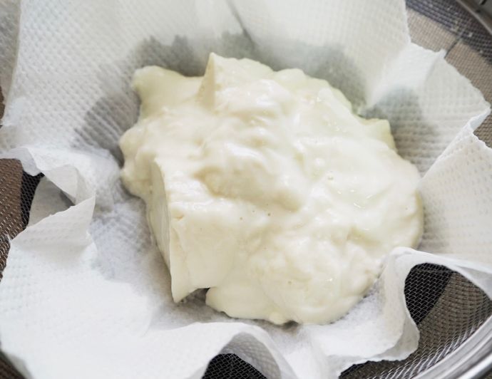 豆乳ヨーグルトを水切りする