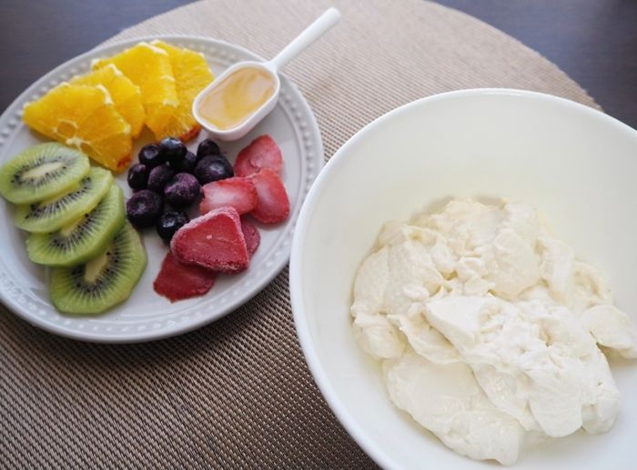 豆乳ヨーグルトとフルーツ
