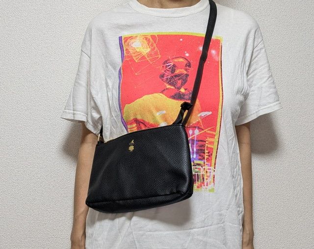 リトルミイバッグ肩掛けしたところ