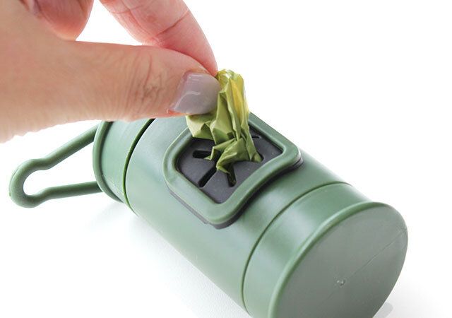 キャンドゥ 携帯用ゴミ袋ケース付き 使用例