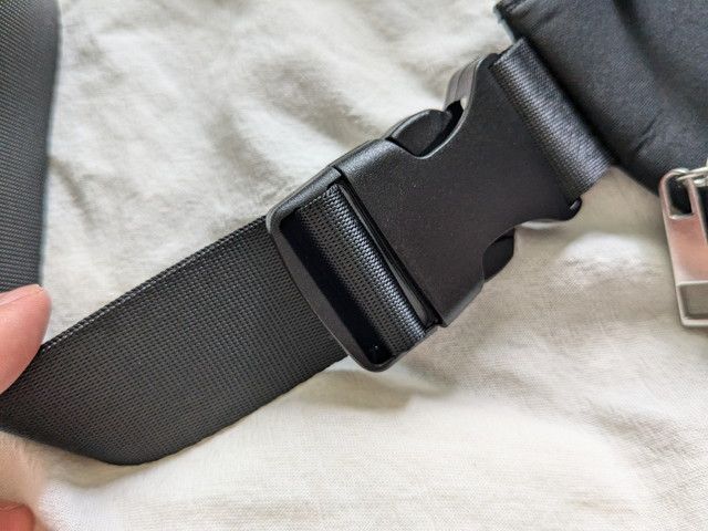 スマホショルダーのストラップ