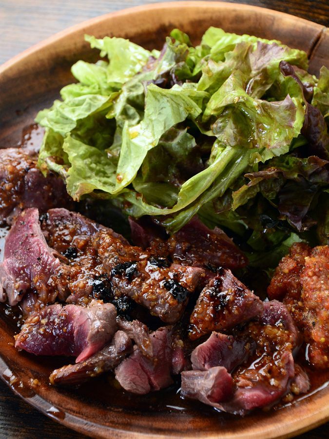 徳島産の鹿ロース1g12円（写真は約150gで約1800円）