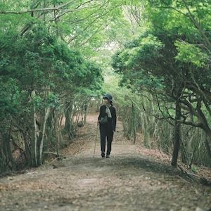 日用品図鑑：ジュエリーデザイナー・宮田有理の愛用する〈DESCENTE PAUSE〉のTシャツ etc.