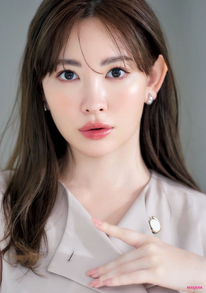 小嶋陽菜の“今”を深掘り！ 社長として働く日のメイクは、眉や