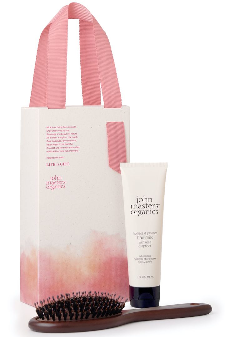 ローズ スタイリング ギフト ￥8,910（8月15日より限定発売） ※セット内容／R&Aヘアミルク N 118ml、コンボパドルブラシ（￥8,360でコンボパドルブラシ ミニのセットも展開）