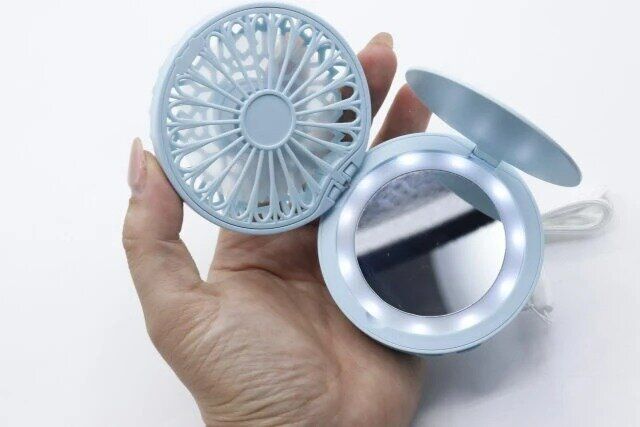 ダイソー コンパクトミラー型ファン ファン ミラー