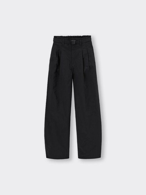 GUのテックタックコクーンパンツ