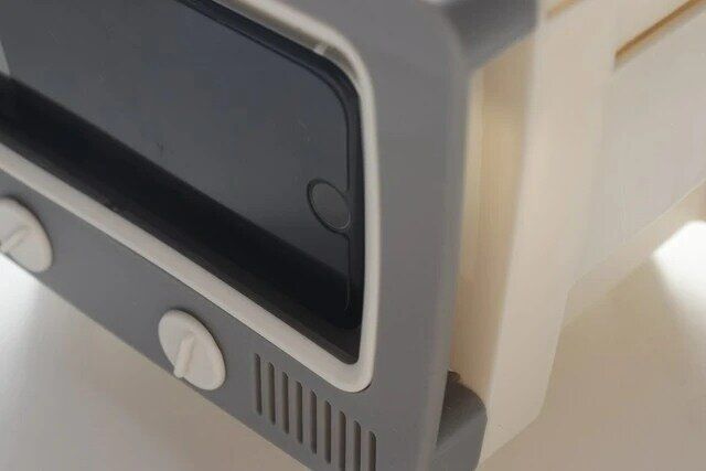 ダイソー テレビ型スマホスタンド（ティッシュボックス、ペン立て付） スマホスタンド