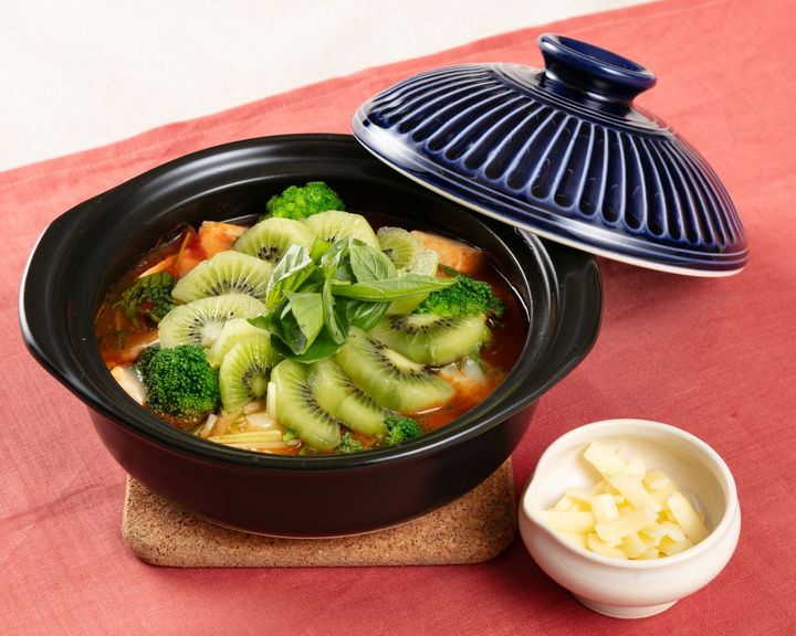 トマトキウイ鍋