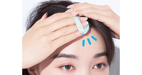前髪の崩れは皮脂吸着パウダーで生え際の汗をオフ