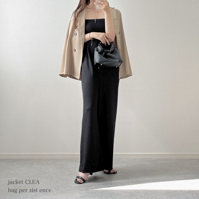 ジャケット×GUのブラックの「カットソーベアキャミソールサロペットパンツ」