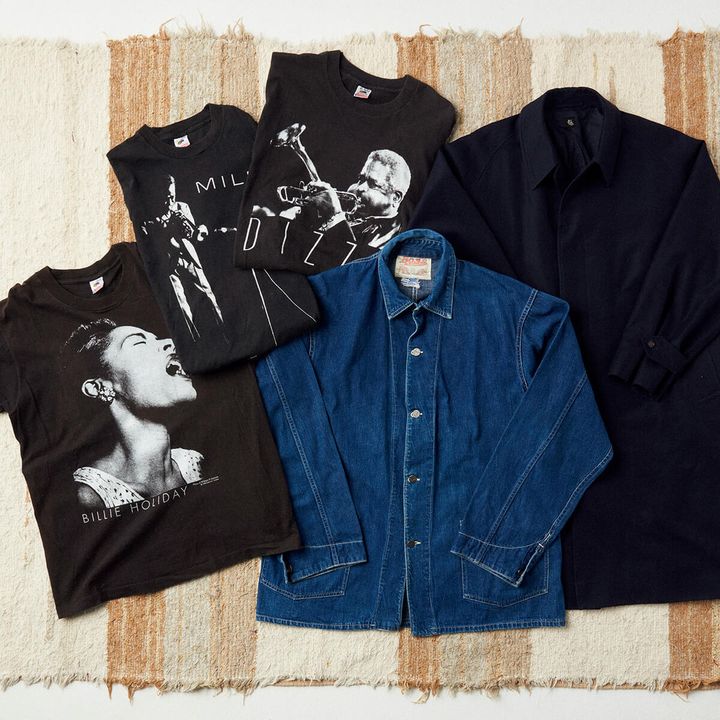 デニムカバーオール、〈キャプテン サンシャイン〉のウォーカコート、ジャズアーティストのTシャツ