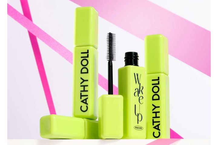 「キャシードール」から、ボリュームマスカラ「ウェイクアップマスカラ」が登場