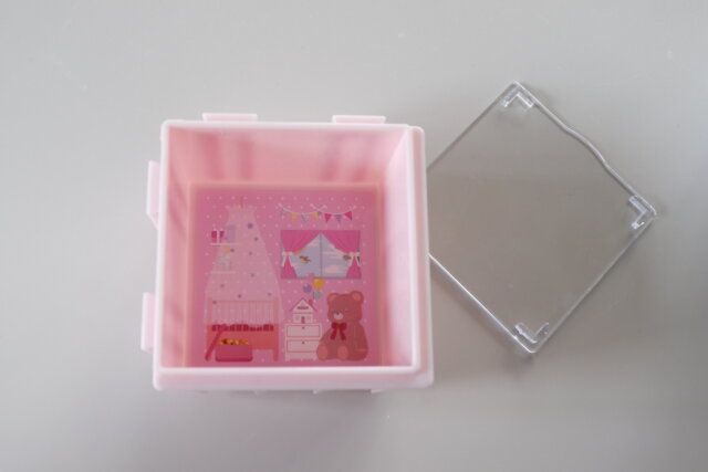 セリア つながるディスプレイケース正方形チアフル ピンク