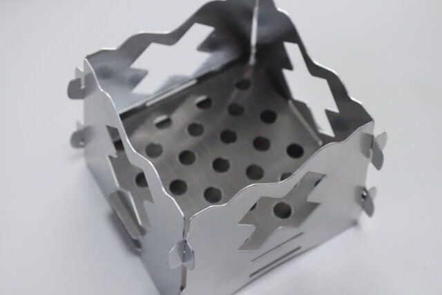 ダイソー ミニ焚火台 組立て