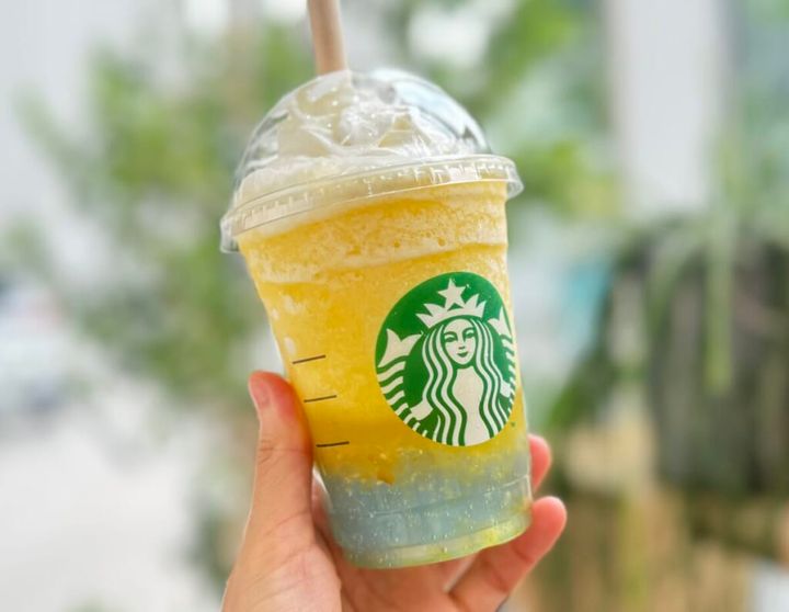 スタバパイン2024カスタマイズ。シトラス果肉を追加した「サンシャイン パイン フラペチーノ®」