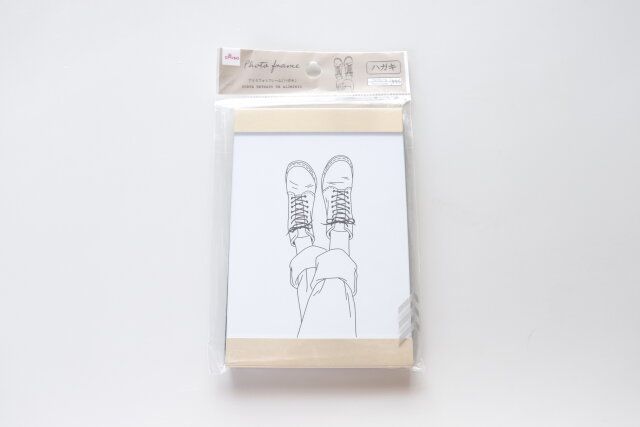 ダイソー アルミフォトフレーム（ハガキ） パッケージ