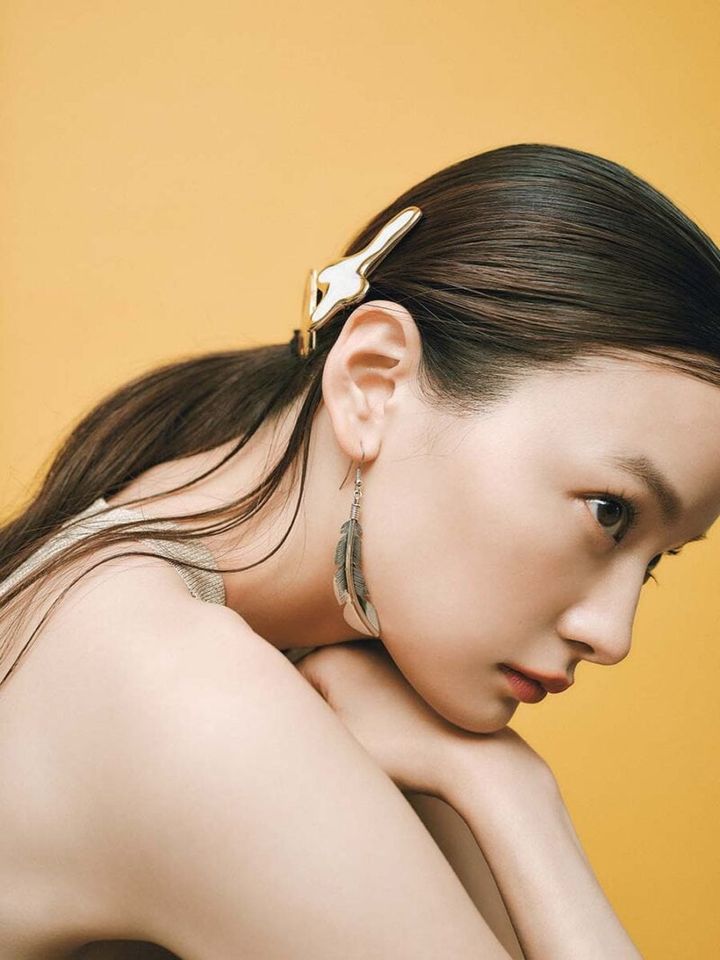 ヘアピンアレンジ モデル＝織田梨沙