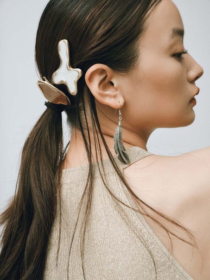 ヘアピンアレンジ BACK モデル＝織田梨沙