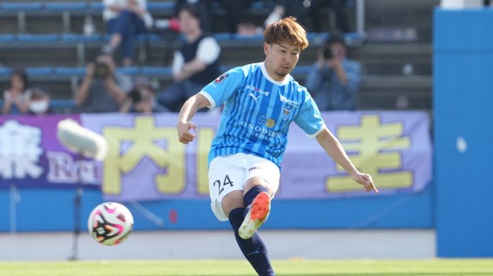 J2首位横浜FCでアシスト量産の福森晃斗！中村俊輔コーチが明かす、「最初は全然合わなかった」ワケ