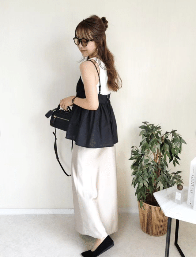 サテンスカート