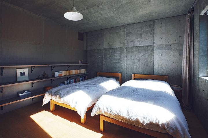 〈fog linen work〉オーナー・関根由美子、建築家・大橋渉 自宅 寝室