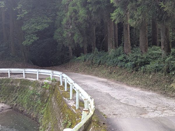 大出水の湧水 駐車場までの道