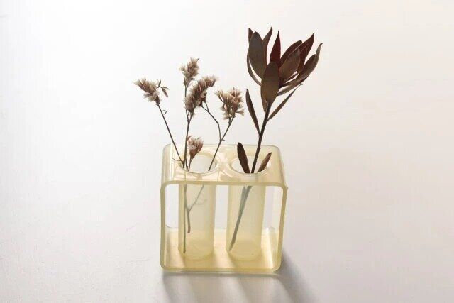 ダイソー 造花・ドライフラワー用フラワーベース（スクエア型） 使用例 造花
