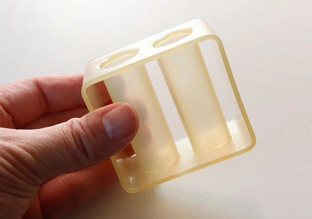 ダイソー 造花・ドライフラワー用フラワーベース（スクエア型） デザイン