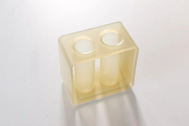 ダイソー 造花・ドライフラワー用フラワーベース（スクエア型）