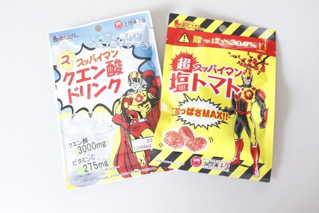 ダイソー スッパイマンクエン酸ドリンク 超スッパイマン塩トマト パッケージ
