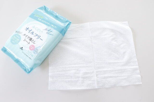 セリア ふくだけオイルフリーメイク落としシート サイズ