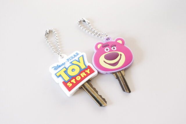 セリア キーキャップ トイ・ストーリー キーキャップ ロッツォ 使用例