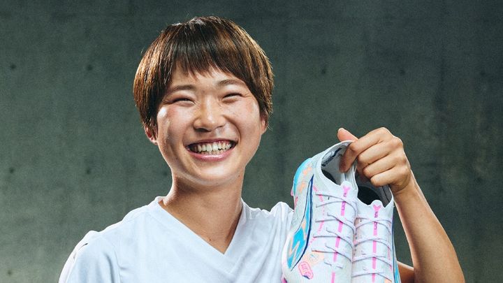 なでしこ浜野まいかもモデルに！PUMAからポップな限定スパイク「ボリュームアップパック」が登場
