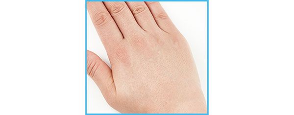 モイスチュア フェイス＆ボディスプレー使用 ベタつきは？